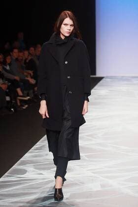 MOSCOW, RUSSIA. MARCH 24, 2016. A model showcases a creation by Russian designer Victoria Andreyanova at the 2016 Moscow Fashion Week in Moscow s Gostiny Dvor. Sergei Fadeichev TASS  TS01D626