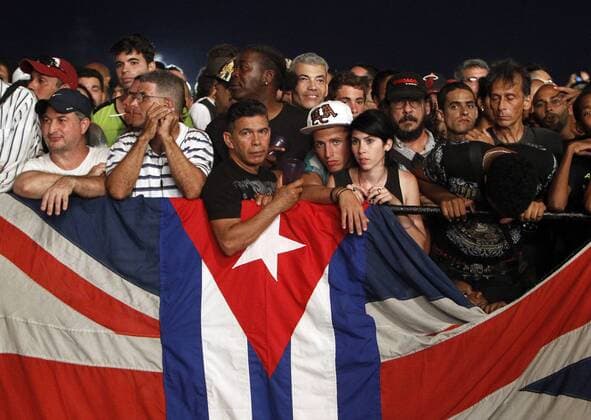 Followers of the British rock band The Rolling Stones attend a free concert in Havana, Cuba, 25 March 2016. Rolling Stones concert in Cuba !ACHTUNG: NUR REDAKTIONELLE NUTZUNG!  HAB01 20160326-635945648884611204