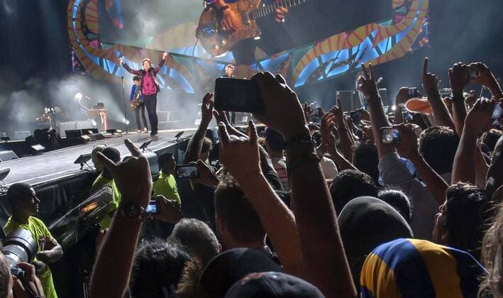 (160326) -- HAVANA, March 26, 2016 -- British band the Rolling Stones performs during a concert at Ciudad Deportiva Sports Complex in the city of Havana, capital of Cuba, on March 25, 2016. British band the Rolling Stones held their first concert in Cuba, which was a landmark cultural event that comes just three days after U.S. President Barack Obama visited the Caribbean nation. The band s Cuba stop ends its Ole Latin America tour, which also included concerts in Brazil, Uruguay, Chile, Argentina and Mexico. Jose Tito Merino Prensa Latina) CUBA-HAVANA-THE ROLLING STONES-CONCERT e PRENSAxLATINA
