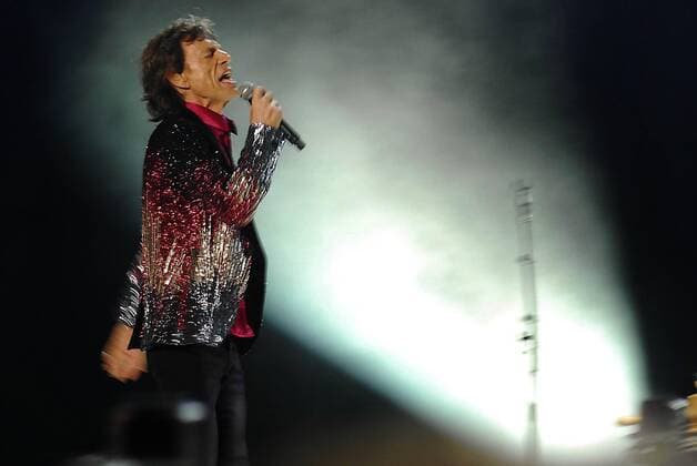 (160326) -- HAVANA, March 26, 2016 -- Mick Jagger, singer of the Rolling Stones performs during a concert at Ciudad Deportiva Sports Complex in the city of Havana, capital of Cuba, on March 25, 2016. British band the Rolling Stones held their first concert in Cuba, which was a landmark cultural event that comes just three days after U.S. President Barack Obama visited the Caribbean nation. The band s Cuba stop ends its Ole Latin America tour, which also included concerts in Brazil, Uruguay, Chile, Argentina and Mexico. Joaquin Hernandez) CUBA-HAVANA-THE ROLLING STONES-CONCERT Joaqu¨ªnxHern¨¢ndez