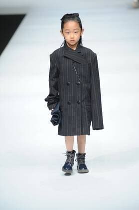BEIJING, CHINA - MARCH 25: (CHINA OUT) A model showcases designs on the runway at ZHAO QIANYAN Collection during the Mercedes-Benz China Fashion Week Autumn Winter 2016 17 at 751D.Park on March 25, 2016 in Beijing, China.  CFP481722701