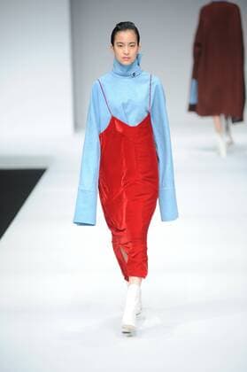 BEIJING, CHINA - MARCH 25: (CHINA OUT) A model showcases designs on the runway at ZHAO QIANYAN Collection during the Mercedes-Benz China Fashion Week Autumn Winter 2016 17 at 751D.Park on March 25, 2016 in Beijing, China.  CFP481722710