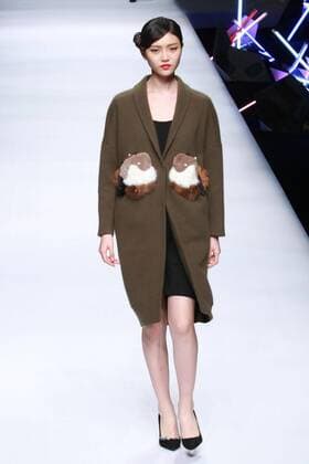 BEIJING, CHINA - MARCH 26: (CHINA OUT) A model showcases designs on the runway at POLY BRIGHT Collection during the Mercedes-Benz China Fashion Week Autumn Winter 2016 2017 at Beijing Hotel on March 26, 2016 in Beijing, China.  CFP481740032