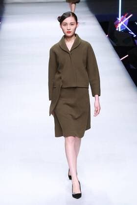 BEIJING, CHINA - MARCH 26: (CHINA OUT) A model showcases designs on the runway at POLY BRIGHT Collection during the Mercedes-Benz China Fashion Week Autumn Winter 2016 2017 at Beijing Hotel on March 26, 2016 in Beijing, China.  CFP481740034