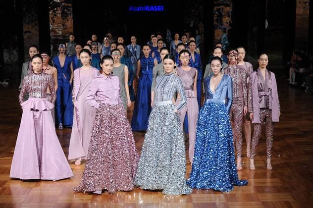 BEIJING, CHINA - MARCH 26: (CHINA OUT) Models showcase designs on the runway at Asahi Kasei Chinese Fashion Designer Creativity Award - Liu Sicong Collection during the Mercedes-Benz China Fashion Week Autumn Winter 2016 2017 at Beijing Hotel on March 26, 2016 in Beijing, China.  CFP481757781