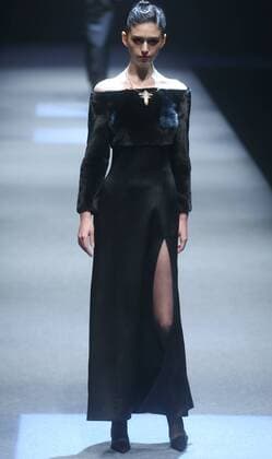 BEIJING, CHINA - MARCH 26: (CHINA OUT) A model showcases designs on the runway at HMR Collection during the Mercedes-Benz China Fashion Week Autumn Winter 2016 2017 at 751D.Park on March 26, 2016 in Beijing, China.  CFP481765087