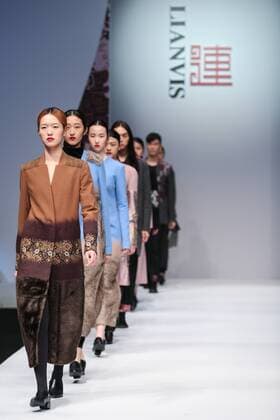 BEIJING, CHINA - MARCH 26: (CHINA OUT) Models showcase designs on the runway at LIANVIS Collection during the Mercedes-Benz China Fashion Week Autumn Winter 2016 2017 at 751D.Park on March 26, 2016 in Beijing, China.  CFP481765151