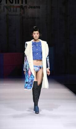 BEIJING, CHINA - MARCH 27: (CHINA OUT) A model showcases designs on the runway at d nim Collection during the Mercedes-Benz China Fashion Week Autumn Winter 2016 2017 at Beijing Hotel on March 27, 2016 in Beijing, China.  CFP481773997