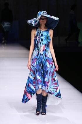 BEIJING, CHINA - MARCH 27: (CHINA OUT) A model showcases designs on the runway at d nim Collection during the Mercedes-Benz China Fashion Week Autumn Winter 2016 2017 at Beijing Hotel on March 27, 2016 in Beijing, China.  CFP481773992