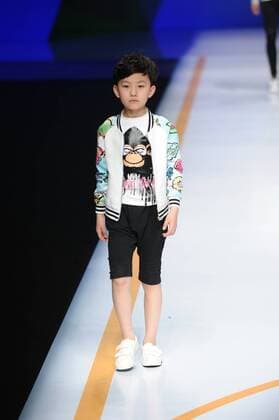 BEIJING, CHINA - MARCH 27: (CHINA OUT) A model showcases designs on the runway at COMME TU ES Collection during the Mercedes-Benz China Fashion Week Autumn Winter 2016 2017 at Beijing Hotel on March 27, 2016 in Beijing, China.  CFP481794516