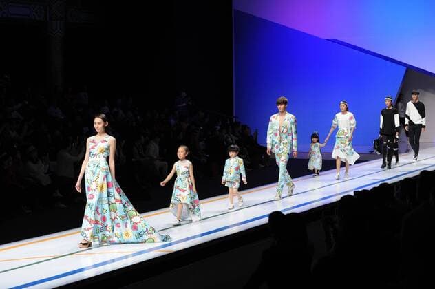 BEIJING, CHINA - MARCH 27: (CHINA OUT) Models showcase designs on the runway at COMME TU ES Collection during the Mercedes-Benz China Fashion Week Autumn Winter 2016 2017 at Beijing Hotel on March 27, 2016 in Beijing, China.  CFP481794518