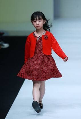 BEIJING, CHINA - MARCH 27: (CHINA OUT) A model showcases designs on the runway at IVAN & NICOLE Collection designed by Yang Shan during the Mercedes-Benz China Fashion Week Autumn Winter 2016 2017 at 751D.Park on March 27, 2016 in Beijing, China.  CFP481794640