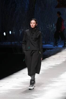 BEIJING, CHINA - MARCH 28: (CHINA OUT) A model showcases designs on the runway at BOSIDENG Collection during the Mercedes-Benz China Fashion Week Autumn Winter 2016 2017 at Beijing Hotel on March 28, 2016 in Beijing, China.  CFP481829664
