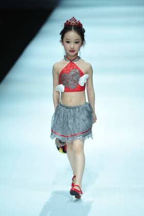 BEIJING, CHINA - MARCH 28: (CHINA OUT) A model showcases designs on the runway at XEFIEE Collection during the Mercedes-Benz China Fashion Week Autumn Winter 2016 2017 at 751D.Park on March 28, 2016 in Beijing, China.  CFP481829600