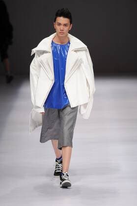 BEIJING, CHINA - MARCH 29: (CHINA OUT) A model showcases designs on the runway at Beijing Institute of Fashion Technology¡¤Emerging Design Collection & BIFT¡¤ELLASSAY Scholarship Awarding Ceremony during the Mercedes-Benz China Fashion Week Autumn Winter 2016 2017 at Beijing Hotel on March 29, 2016 in Beijing, China.  CFP481872747