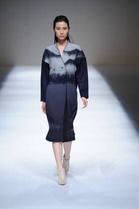 BEIJING, CHINA - MARCH 29: (CHINA OUT) A model showcases designs on the runway at Fei Gallery & Boutique Collection during the Mercedes-Benz China Fashion Week Autumn Winter 2016 2017 at Beijing Hotel on March 29, 2016 in Beijing, China.  CFP481873135