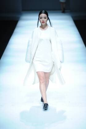 BEIJING, CHINA - MARCH 29: (CHINA OUT) A model showcases designs on the runway at J BY HO & WOW-IN Collection during the Mercedes-Benz China Fashion Week Autumn Winter 2016 2017 at 751D.Park on March 29, 2016 in Beijing, China.  CFP481873054