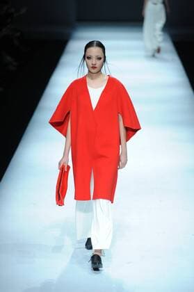 BEIJING, CHINA - MARCH 29: (CHINA OUT) A model showcases designs on the runway at J BY HO & WOW-IN Collection during the Mercedes-Benz China Fashion Week Autumn Winter 2016 2017 at 751D.Park on March 29, 2016 in Beijing, China.  CFP481873057