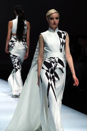 BEIJING, March 29, 2016 -- Models present creations by designer Hao Jia during the China Fashion Week in Beijing, capital of China, March 29, 2016. ) (zwx) CHINA-BEIJING-FASHION WEEK(CN) LixMingfang 