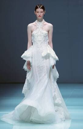(160330) -- BEIJING, March 30, 2016 -- A model presents wedding dress designed by Wei Qiying during a fashion show of Jusere Wedding Dress Collection at China Fashion Week in Beijing, capital of China, March 30, 2016. )(mcg) CHINA-BEIJING-FASHION WEEK-JUSERE WEDDING DRESS (CN) ChenxJianli 