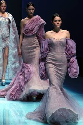 (160330) -- BEIJING, March 30, 2016 -- Models present wedding dresses designed by Wei Qiying during a fashion show of Jusere Wedding Dress Collection at China Fashion Week in Beijing, capital of China, March 30, 2016. )(mcg) CHINA-BEIJING-FASHION WEEK-JUSERE WEDDING DRESS (CN) LixMingfang 