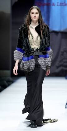(160330) -- BEIJING, March 30, 2016 -- A model presents fashion creations designed by Xie Jiaqi during a fashion show titled J.Queen and Little Queen at China Fashion Week in Beijing, capital of China, March 30, 2016. )(mcg) CHINA-BEIJING-FASHION WEEK-XIE JIAQI (CN) ChenxJianli 