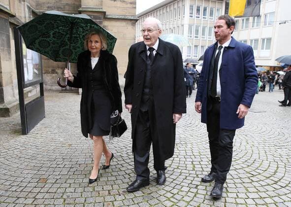 Stuttgart Der Ex Bundespraesident Roman Herzog mit Ehefrau Alexandra Freifrau von Berlichingen links Trauerfreier Lothar Spaeth, Stuttgart, Stiftskirche, Politik, Trauer, Lothar Spaeth, 30.03.2016 Copyright: Fudischx xEibner-Pressefoto EP_pfh