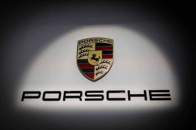 30.03.2016, Berlin, Deutschland, GER, Drive - Volkswagen Group Forum, Friedrichstrasse, Foto: Porsche Logo und Schriftzug