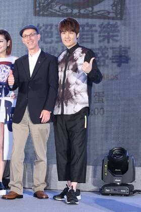 Selina and Ke-Chun Wu host 2016 Hito Pop Music Awards in Taipei, Taiwan, China on 30th March, 2016.  20160331004018