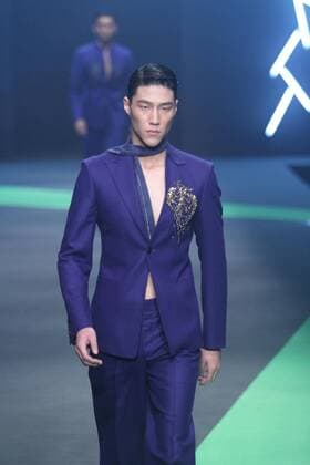 BEIJING, CHINA - MARCH 30: (CHINA OUT) A model showcases designs on the runway at XUANPRIVE Collection during the Mercedes-Benz China Fashion Week Autumn Winter 2016 2017 at 751D.Park on March 30, 2016 in Beijing, China.  CFP481946241