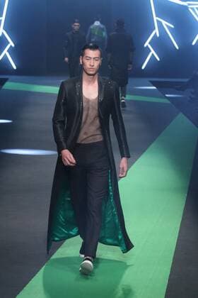BEIJING, CHINA - MARCH 30: (CHINA OUT) A model showcases designs on the runway at XUANPRIVE Collection during the Mercedes-Benz China Fashion Week Autumn Winter 2016 2017 at 751D.Park on March 30, 2016 in Beijing, China.  CFP481946249
