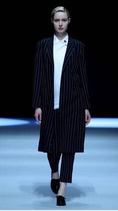 Peking Fashion Week - Henry Herbert Liu Yong Private Custom Collection Modenschau (160331) -- BEIJING, March 31, 2016 -- A model presents fashion creations designed by Liu Yong during a fashion show titled Henry Herbert Liu Yong Private Custom Collection at China Fashion Week in Beijing, capital of China, March 31, 2016. )(mcg) CHINA-BEIJING-FASHION WEEK-LIU YONG (CN) ChenxJianli 