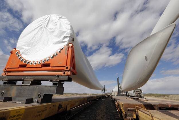 March 31, 2016 - Santa Teresa, NM, U.S. - TPI Composites wind blades sit at the Santa Teresa Southern Railroad facilities in Santa Teresa, New Mexico, Thursday, March 31, 2016. Santa Teresa U.S. - ZUMAab1_