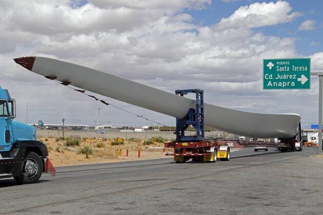 March 31, 2016 - Santa Teresa, NM, U.S. - A truck transporting a wind blade wait in line to cross into the United States at the Santa Teresa-San Jeronimo border crossing, near Ciudad Juarez, Mexico, Thursday, March 31, 2016. Santa Teresa U.S. - ZUMAab1_