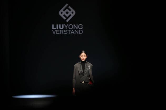 BEIJING, CHINA - MARCH 31: (CHINA OUT) A model showcases designs on the runway at Henry Herbert Liu Yong Private Custom Collection during the Mercedes-Benz China Fashion Week Autumn Winter 2016 2017 at 751D.Park on March 31, 2016 in Beijing, China.  CFP481994433