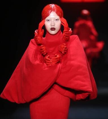 BEIJING, CHINA - MARCH 31: (CHINA OUT) A model showcases designs on the runway at Sheguang Hu Collection during the Mercedes-Benz China Fashion Week Autumn Winter 2016 2017 at 751D.Park on March 31, 2016 in Beijing, China.  CFP481980093