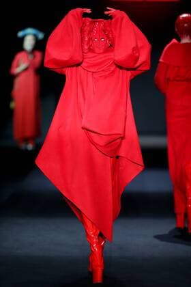 BEIJING, CHINA - MARCH 31: (CHINA OUT) A model showcases designs on the runway at Sheguang Hu Collection during the Mercedes-Benz China Fashion Week Autumn Winter 2016 2017 at 751D.Park on March 31, 2016 in Beijing, China.  CFP481980128