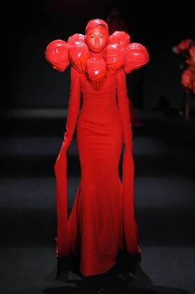 BEIJING, CHINA - MARCH 31: (CHINA OUT) A model showcases designs on the runway at Sheguang Hu Collection during the Mercedes-Benz China Fashion Week Autumn Winter 2016 2017 at 751D.Park on March 31, 2016 in Beijing, China.  CFP481980233