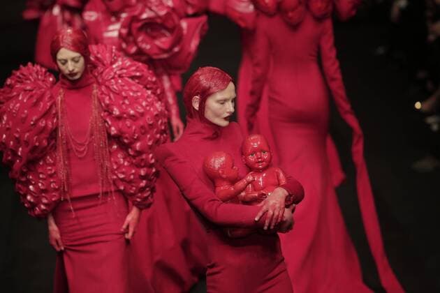 BEIJING, CHINA - MARCH 31: (CHINA OUT) A model showcases designs on the runway at Sheguang Hu Collection during the Mercedes-Benz China Fashion Week Autumn Winter 2016 2017 at 751D.Park on March 31, 2016 in Beijing, China.  CFP481980656