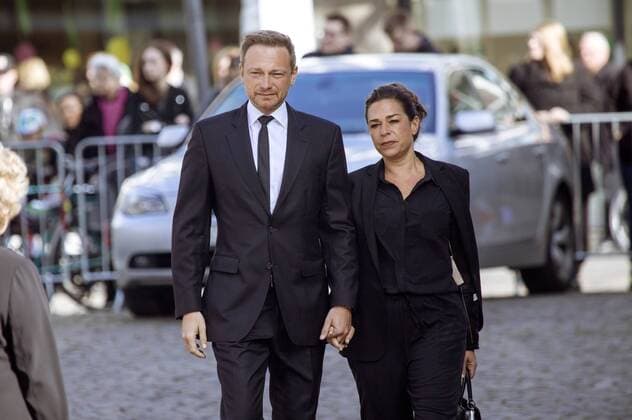 Christian Lindner mit Gattin Dagmar beim Trauergottesdienst für Guido Westerwelle in der St. Aposteln Kirche mit anschließender Beisetzung auf dem Friedhof Melaten. Köln, 02.04.2016 Foto:xC.xHardtx xFuturexImage