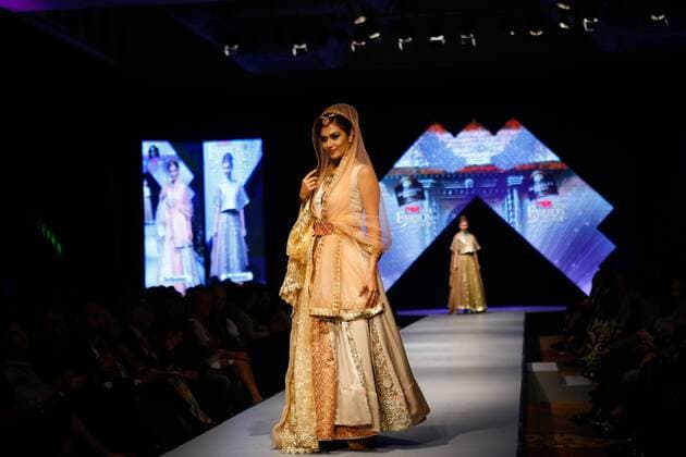 April 2, 2016 - Kathmandu, Nepal - A model presents a creation by a local designer during the final day of Nepal Fashion Week in Kathmandu, Nepal on April 2, 2016. Kathmandu Nepal  - ZUMAn230