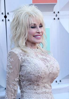 Country Music Awards in Las Vegas Singer Dolly Parton attends the 51st annual Academy of Country Music Awards held at the MGM Grand Arena in Las Vegas, Nevada on April 3, 2016.  LAV20160403023 JIMxRUYMEN