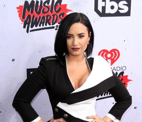 iHeartRadio Music Awards 2016 in Los Angeles Demi Lovato IHEARTRADIO MUSIC AWARDS 2016 - ARRIVALS Los Angeles Michael Heart PicturePerfect