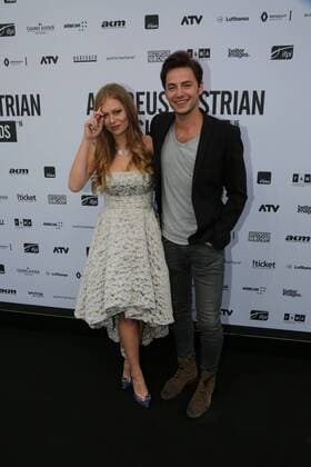 AMADEUS AUSTRIAN MUSIC AWARDS Wien, Volkstheater, 03. 04. 2016 Zoe STRAUB mit Freund