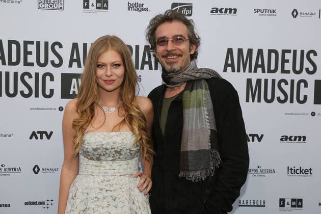 AMADEUS AUSTRIAN MUSIC AWARDS Wien, Volkstheater, 03. 04. 2016 Zoe STRAUB mit Vater Christof STRAUB