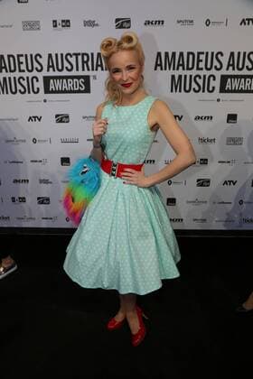 AMADEUS AUSTRIAN MUSIC AWARDS Wien, Volkstheater, 03. 04. 2016 Stefanie MEIER STAUFFER - MISSY MAY