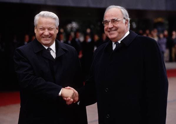 Boris JELZIN , Praesident von Russland , und Bundeskanzler Helmut KOHL ( CDU ) , November 1991 Boris YELTSIN , President of Russia , and Chancellor Helmut KOHL ( CDU ) , November 1991