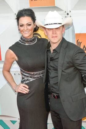 Justin Moore und Kate Moore bei der Ankunft zu den 51th Academy of Country Music Awards am 3.04.2016 in Las Vegas 51. Academy of Country Music Awards in Las Vegas, 2016 