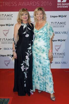 Nanna Kuckuck und Carola Ferstl - Victress Awards Gala 2016 in Berlin am 04.04.2016. Victress Awards Gala 2016