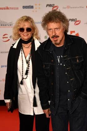 04.04..2016 xmfx Frankfurt am Main, Messe red carpet, Roter Teppich PRG Live Entertainment Award (LEA) 2016 BAP Wolfgang Niedecken und Ehefrau Tina Golemiewski